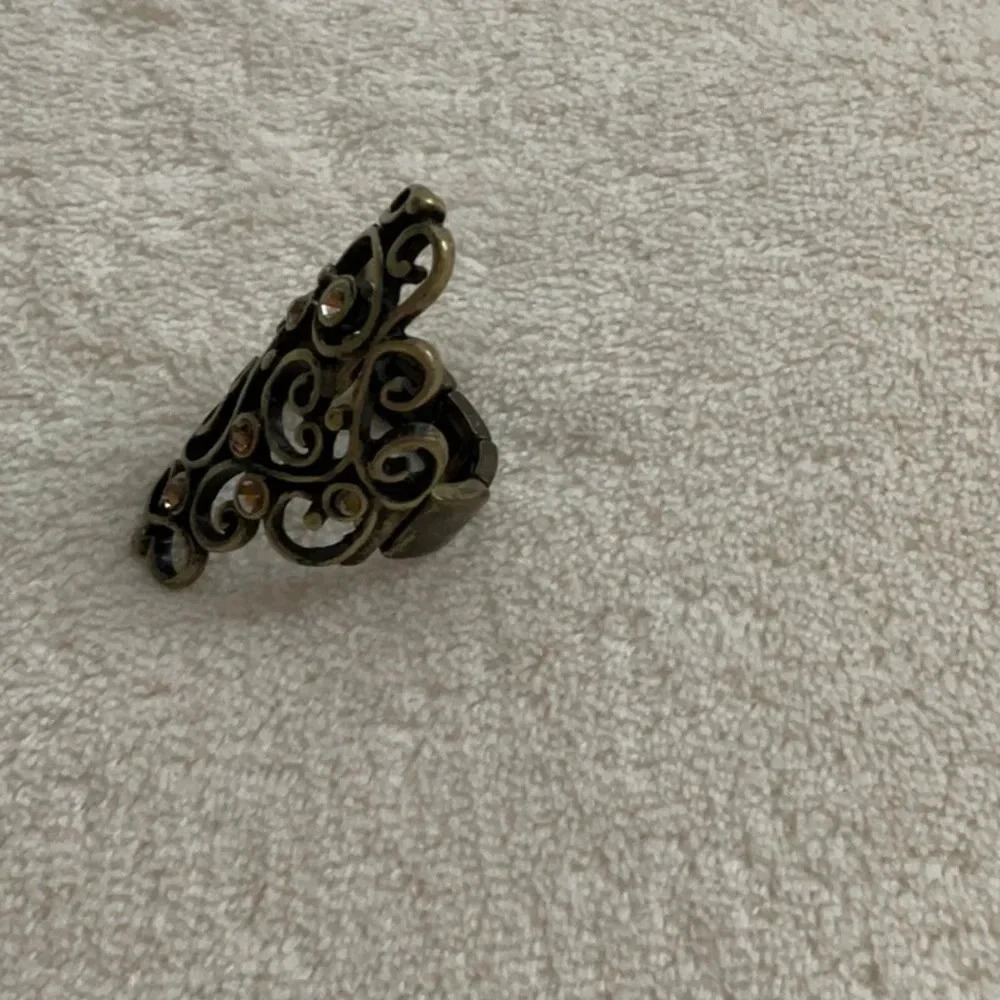 RING - Picture 4 of 5